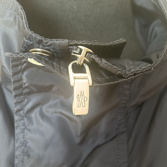 Authentic Moncler wind breaker - Picture 6 of 17